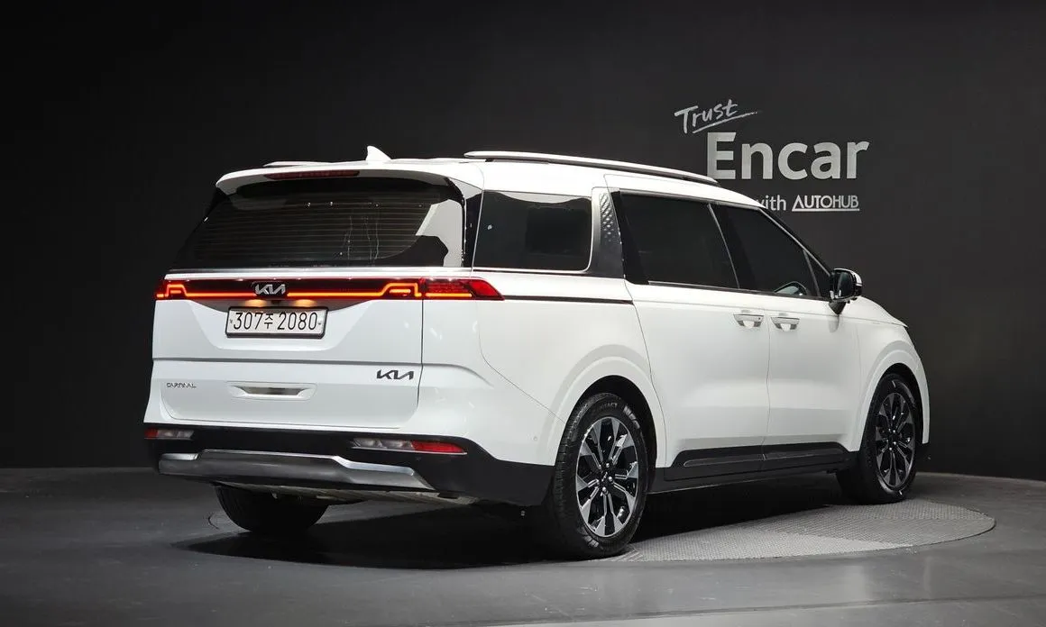 Kia Carnival — фото 4