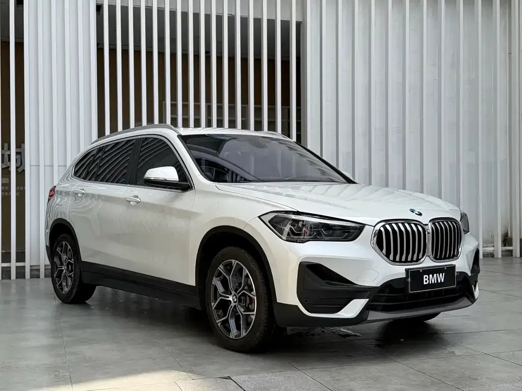 BMW X1 — фото 8
