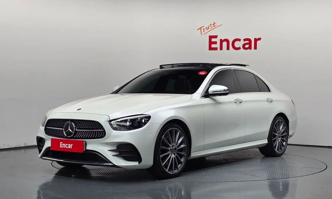 Mercedes-Benz E-Class — фото 1