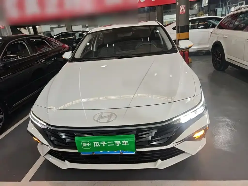 Hyundai Elantra — фото 10