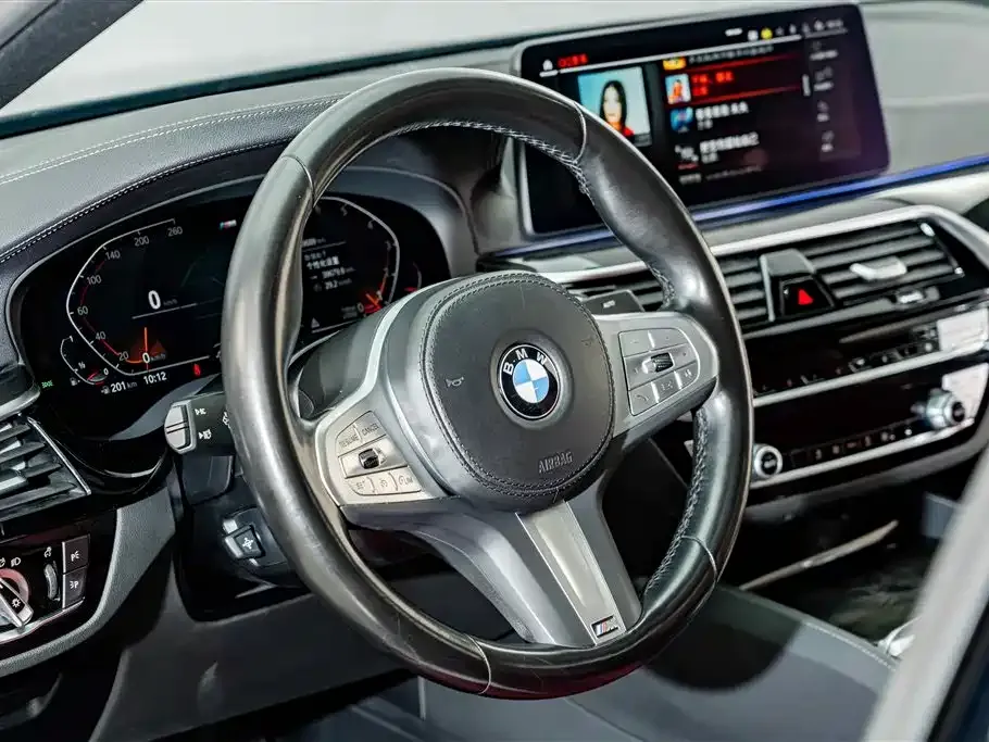 BMW 5 Series — фото 10