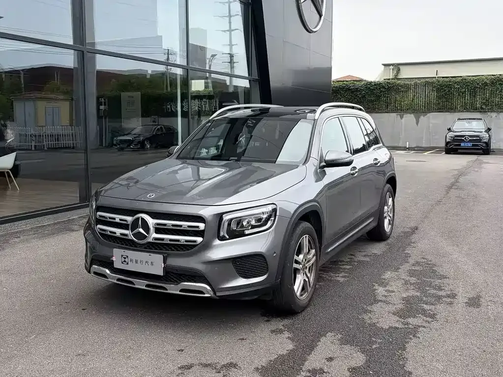 Mercedes-Benz GLB — фото 1