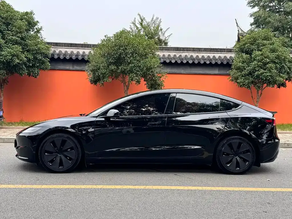 Tesla Model 3 — фото 6