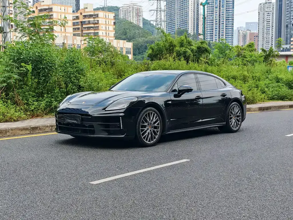 Porsche Panamera — фото 1