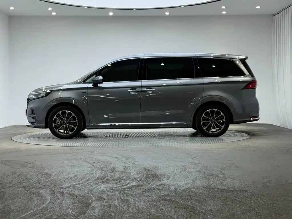 Roewe iMAX8 — фото 4