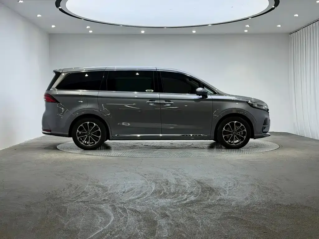 Roewe iMAX8 — фото 5