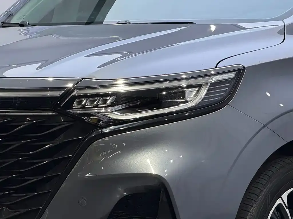 Roewe iMAX8 — фото 2