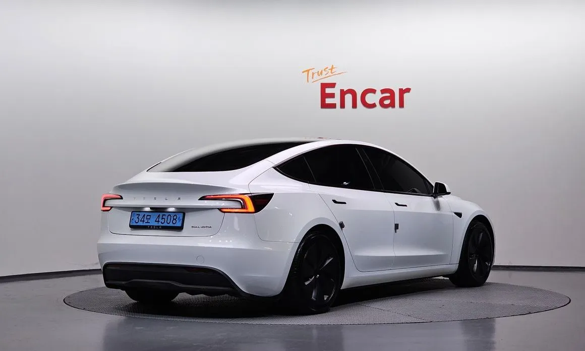 Tesla Model 3 — фото 3