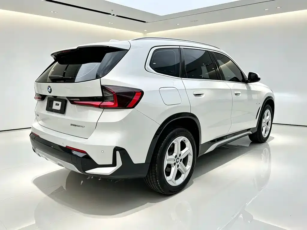 BMW X1 — фото 9