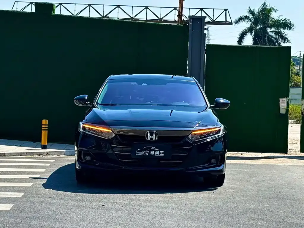 Honda Accord — фото 10