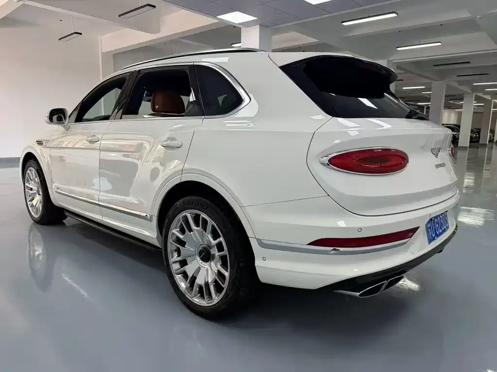 Bentley Bentayga — фото 2