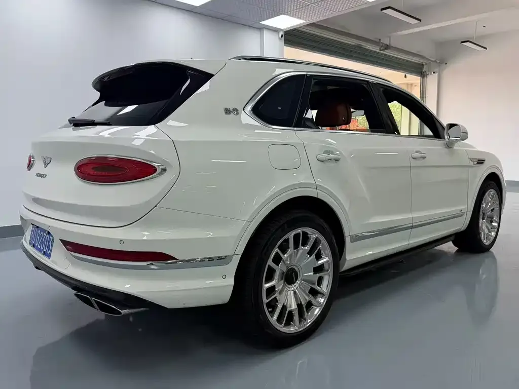 Bentley Bentayga — фото 6