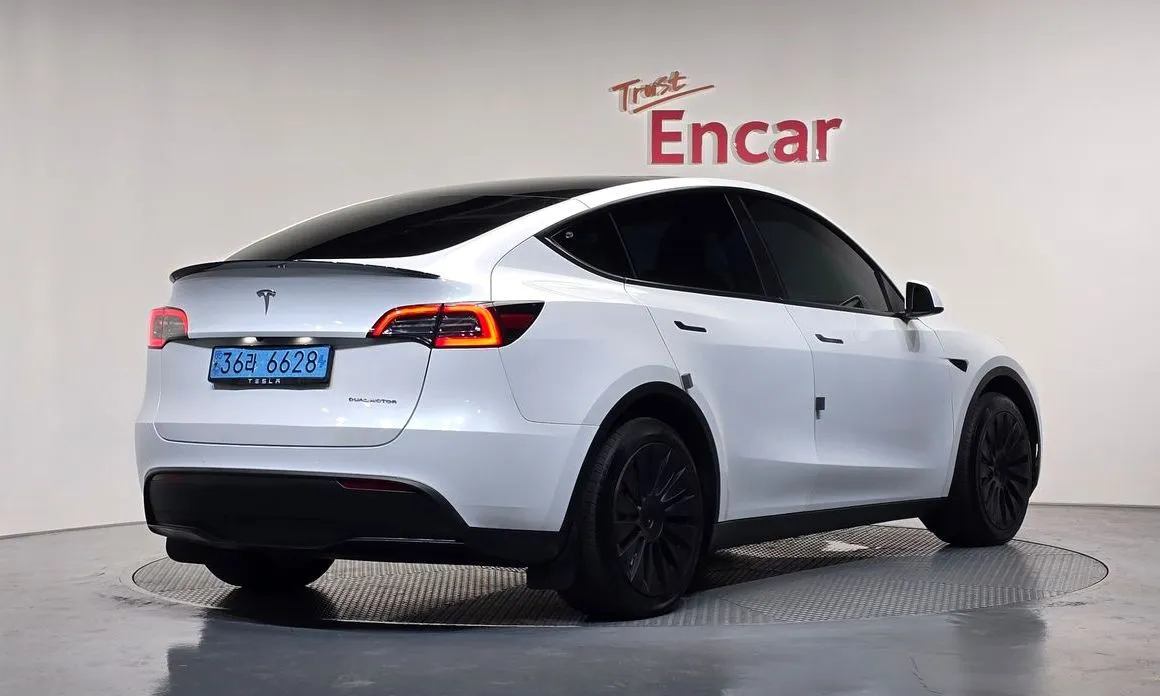 Tesla Model Y — фото 9