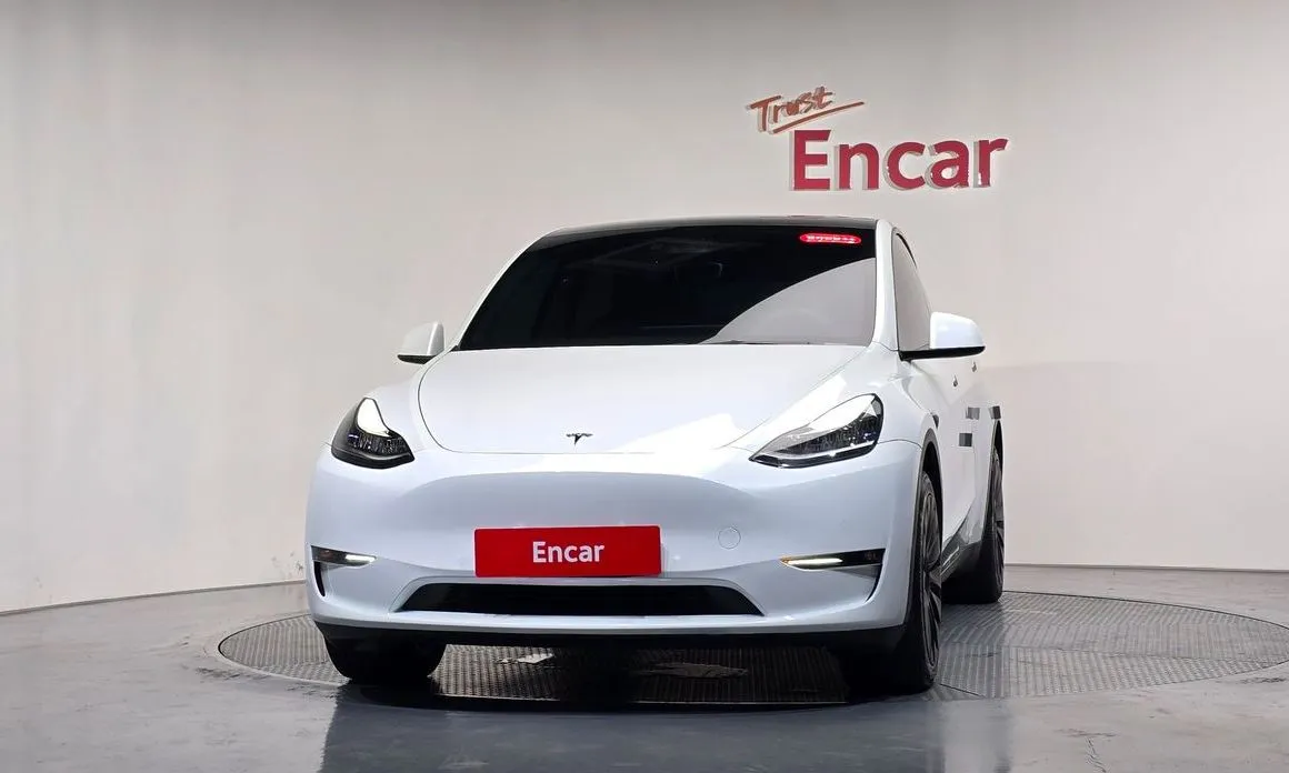 Tesla Model Y — фото 8