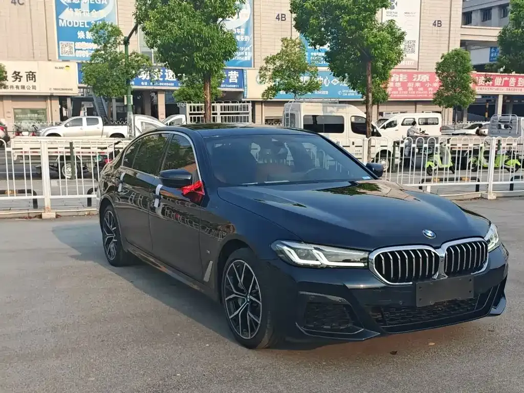 BMW 5 Series — фото 10