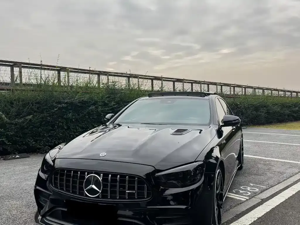 Mercedes-Benz E-Class AMG — фото 1