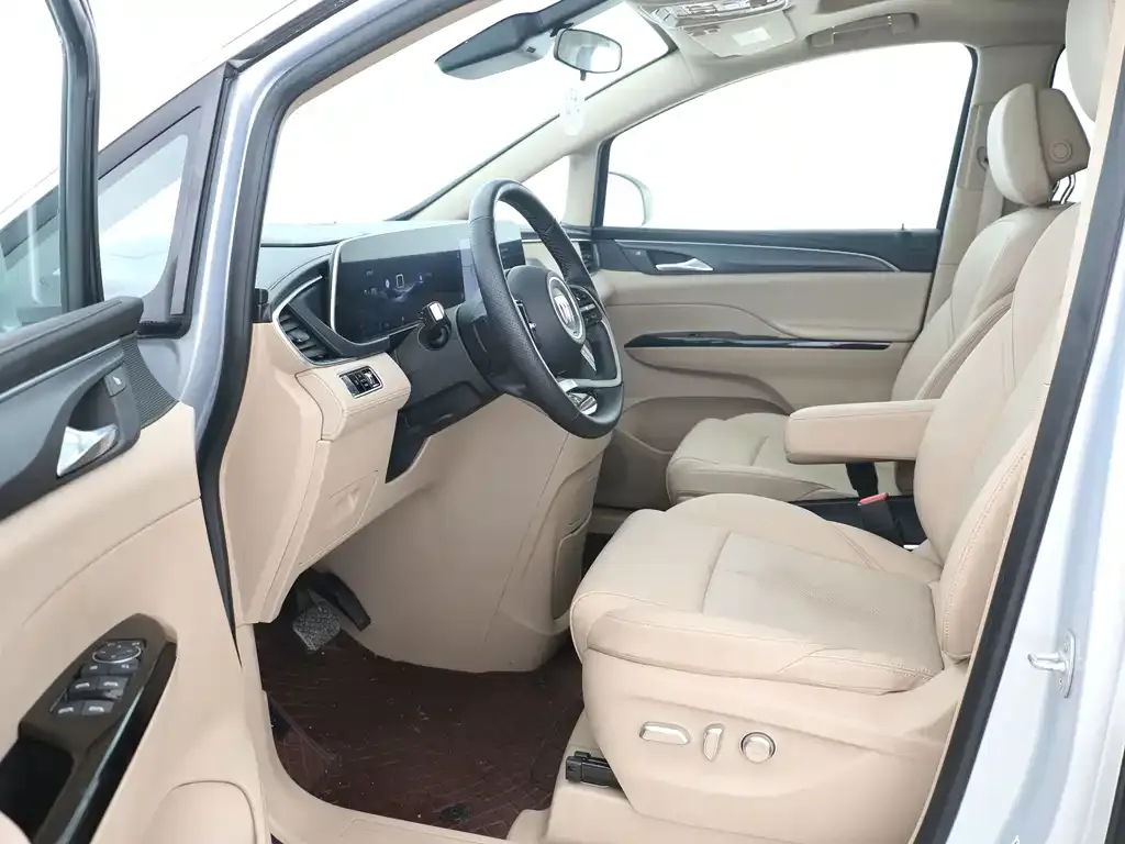 Buick GL8 Hybrid — фото 9