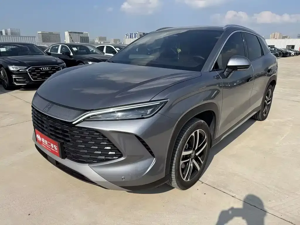 BYD L DM-i — фото 1