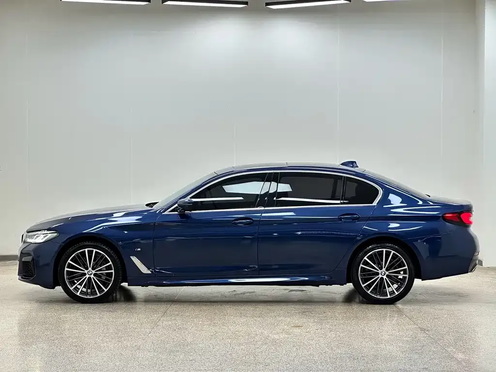 BMW 5 Series — фото 4