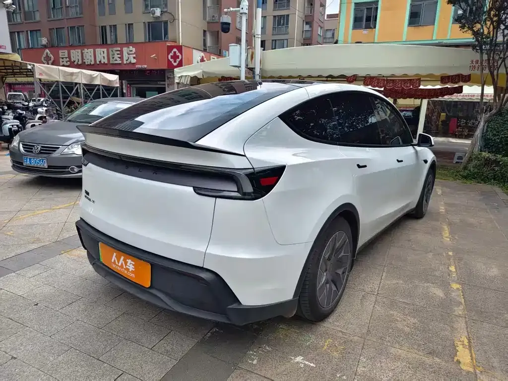 Tesla Model Y L — фото 2
