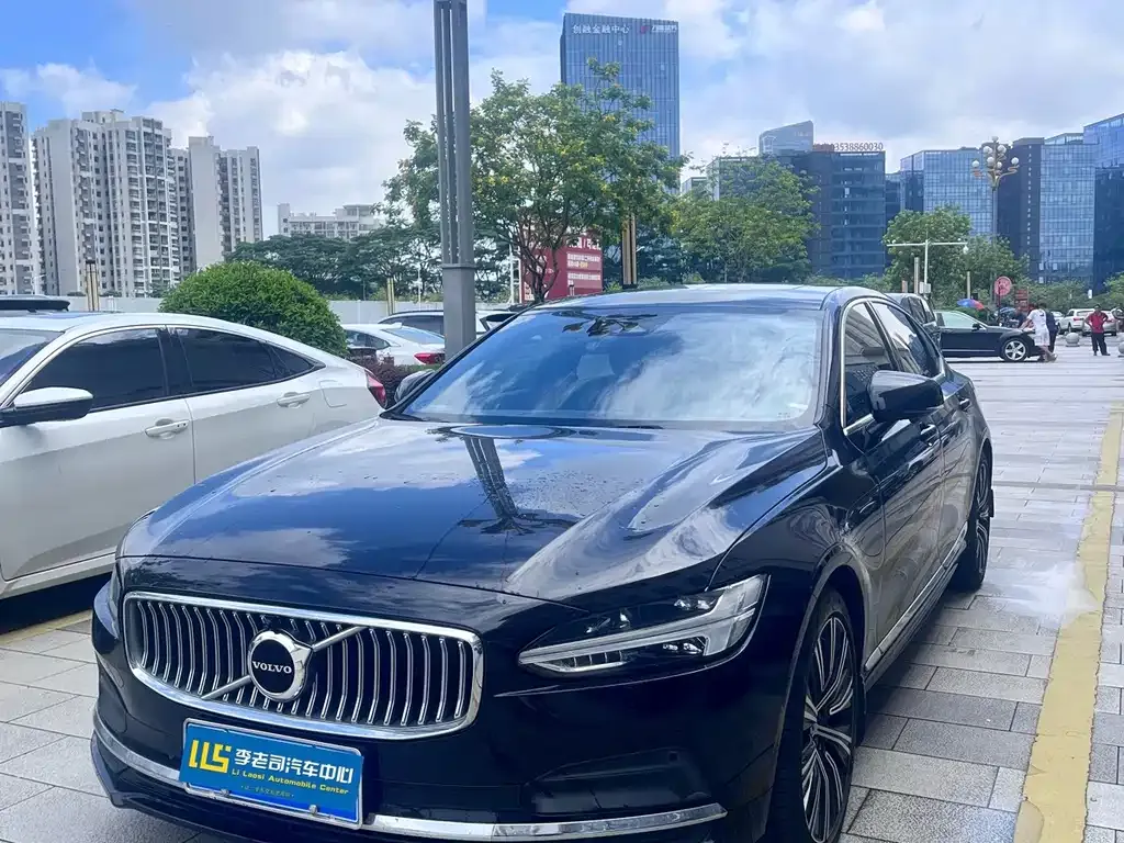 Volvo S90 — фото 1