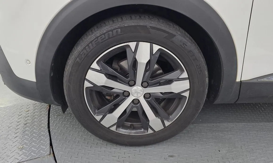 Peugeot 5008 — фото 10
