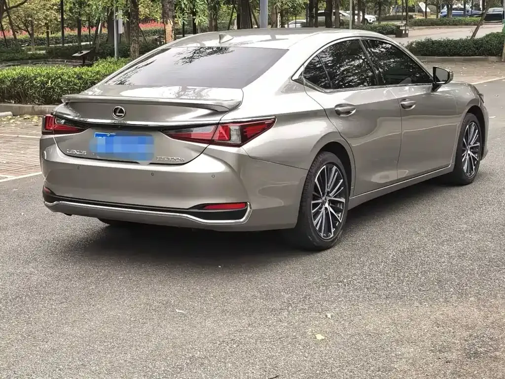 Lexus ES — фото 2