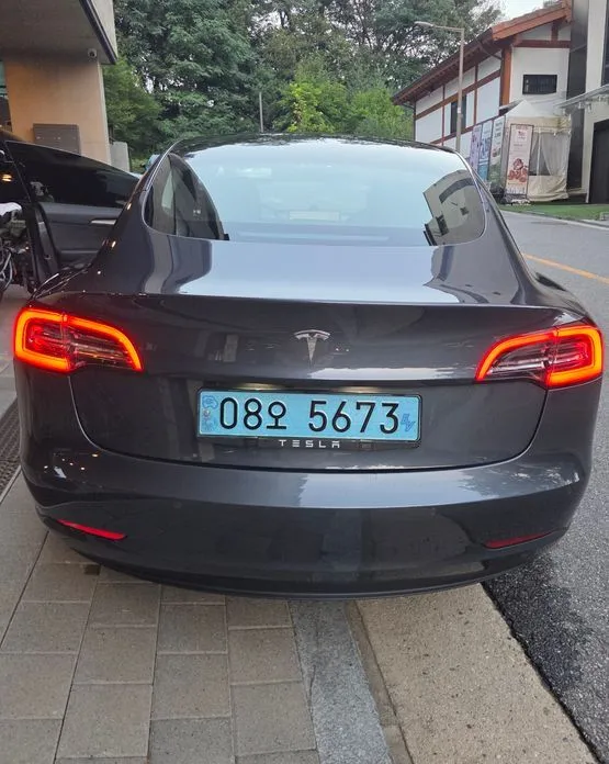 Tesla Model 3 — фото 10