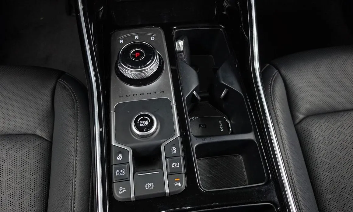Kia Sorento — фото 5