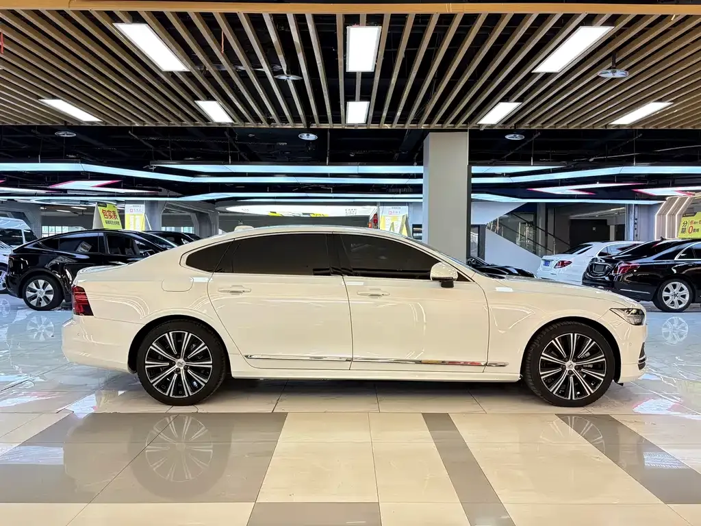 Volvo S90 — фото 9