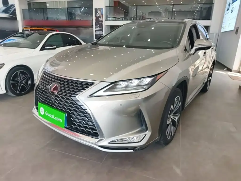 Lexus RX — фото 1