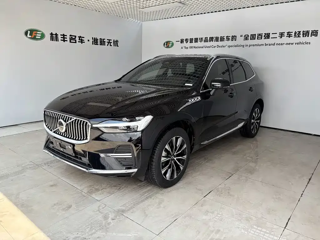 Volvo XC60 — фото 1