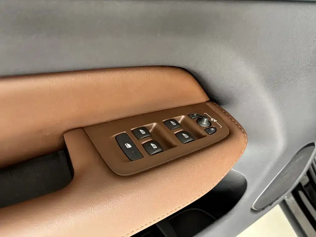 Volvo XC60 — фото 2