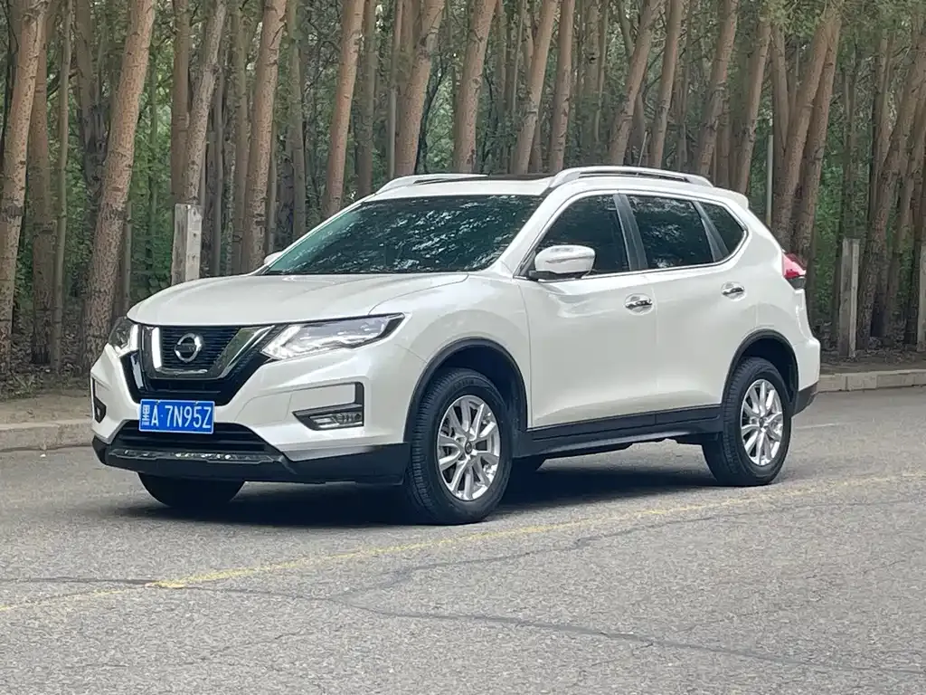 Nissan X-Trail — фото 1