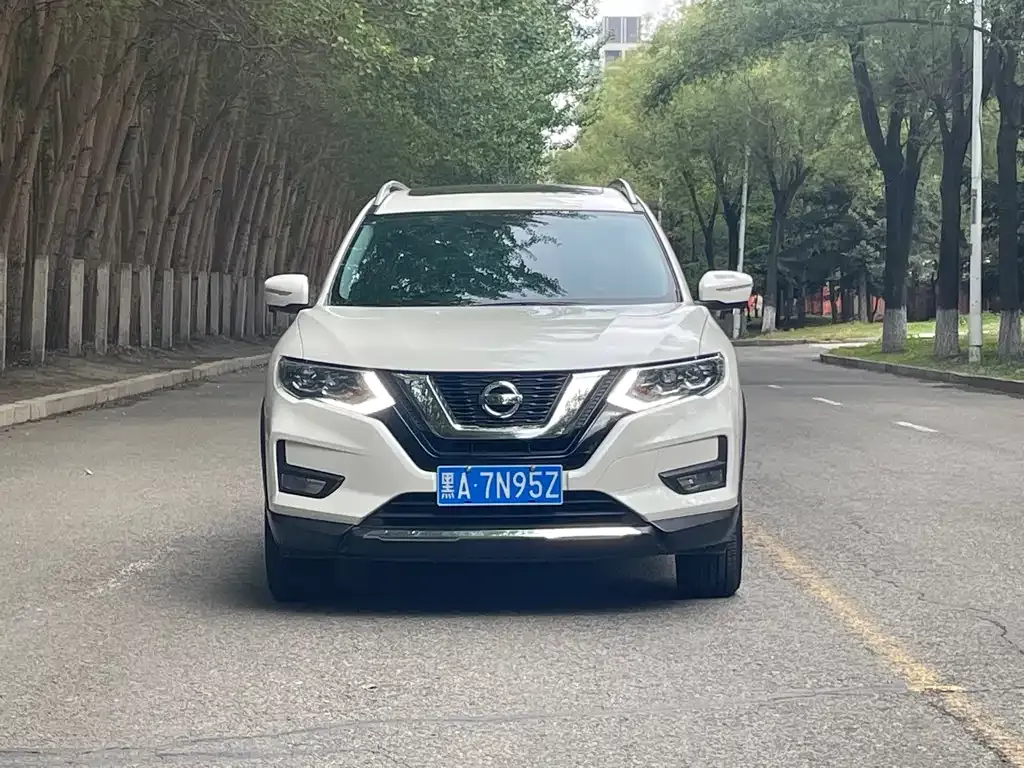 Nissan X-Trail — фото 9