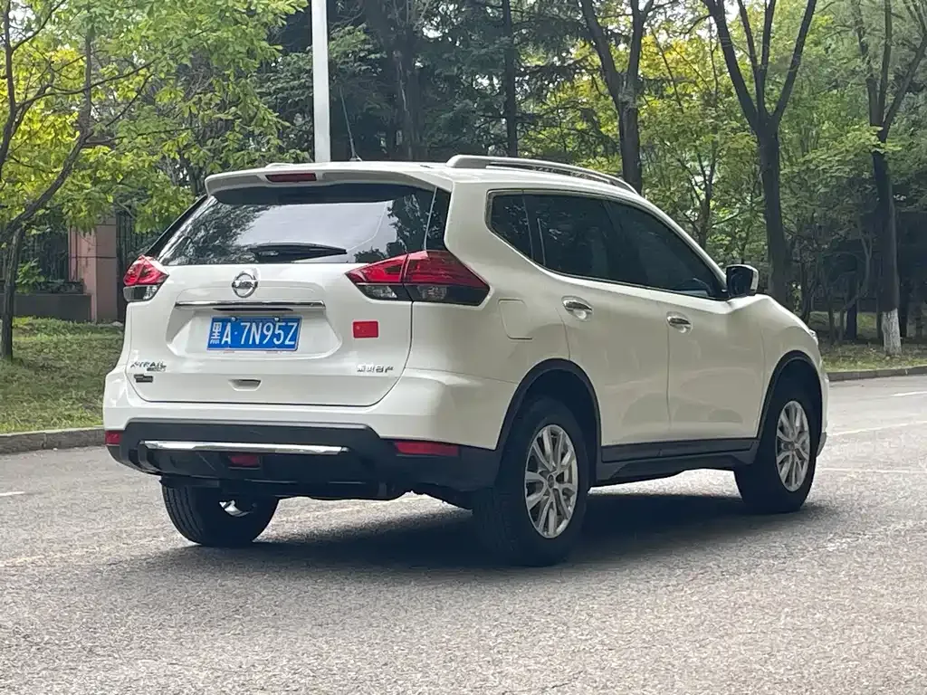 Nissan X-Trail — фото 2