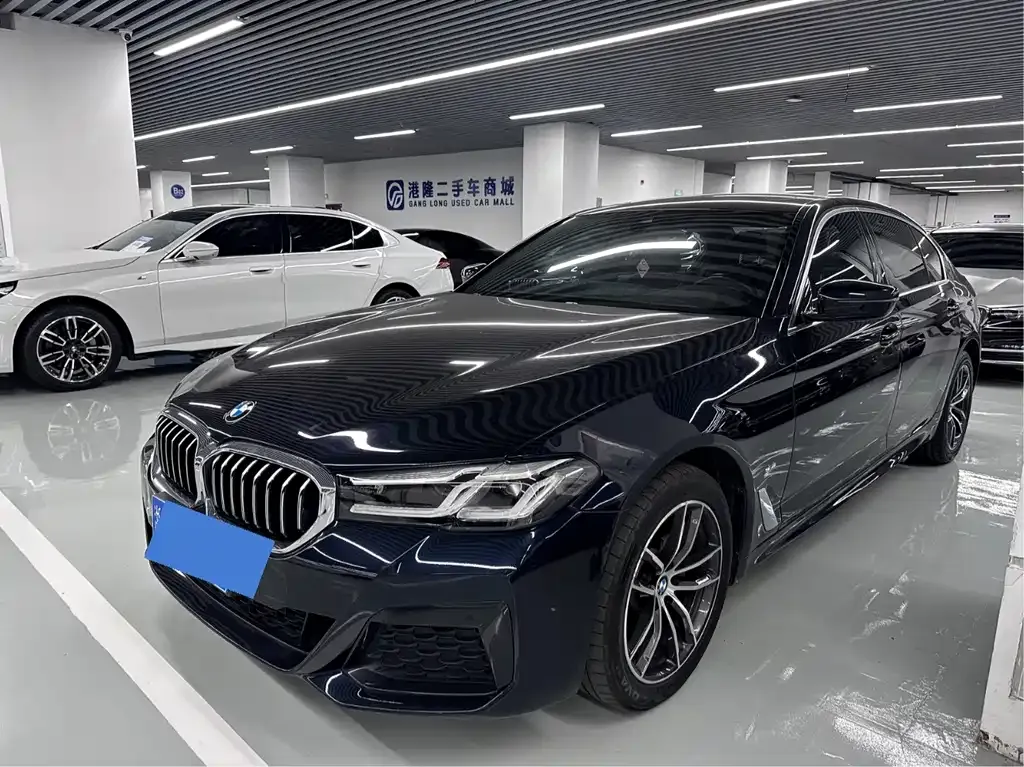 BMW 5 Series — фото 1