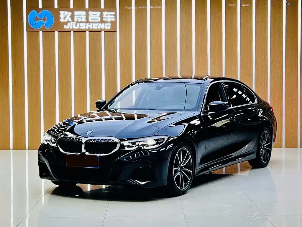 BMW 3 Series — фото 1