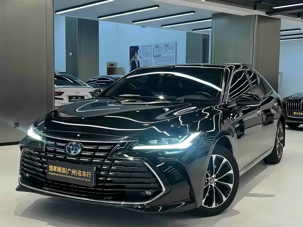Toyota Avalon — фото 1