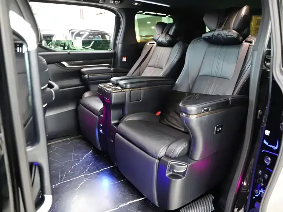 Toyota Vellfire — фото 9