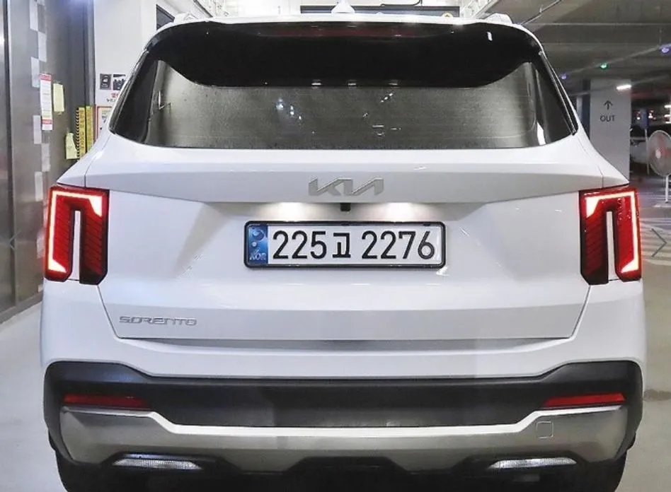 Kia Sorento — фото 7