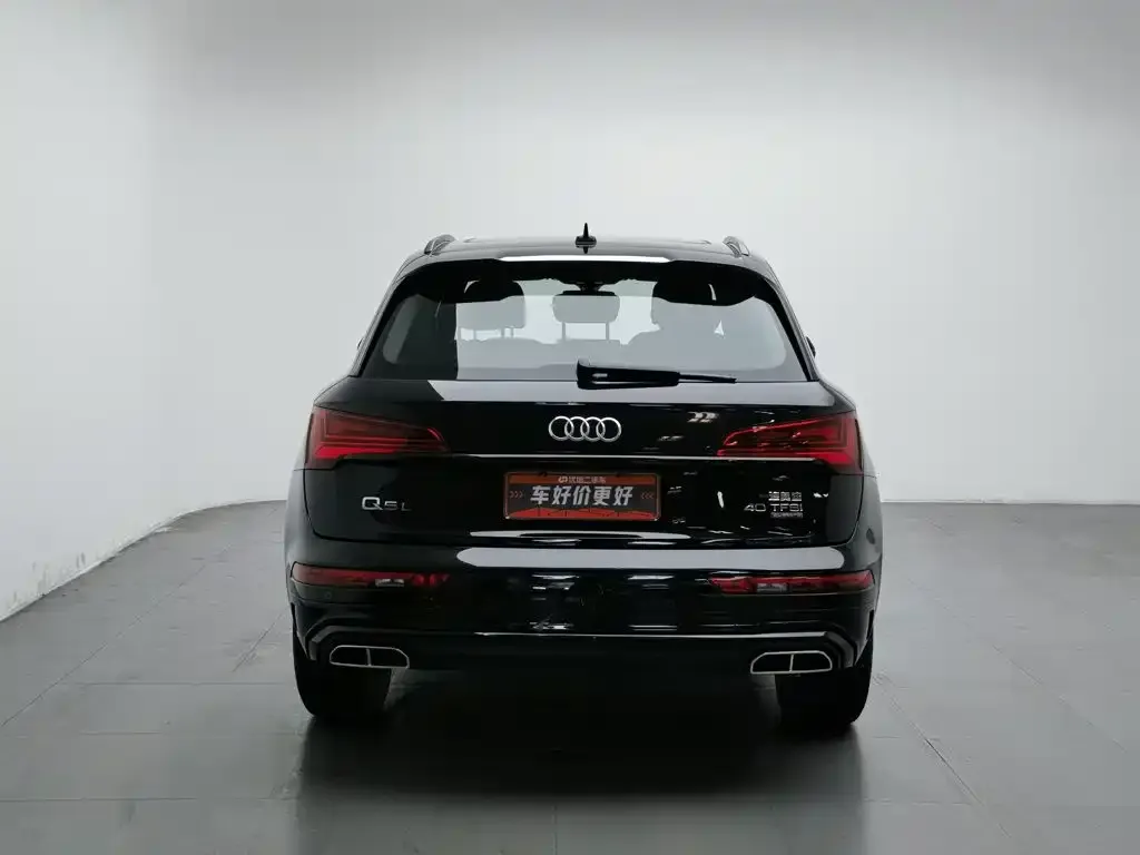 Audi Q5L — фото 6