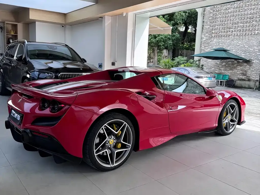 Ferrari F8 — фото 4