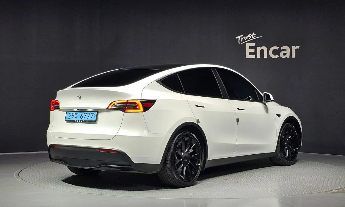 Tesla Model Y — фото 4
