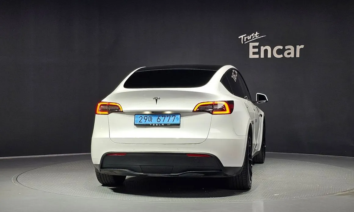 Tesla Model Y — фото 3