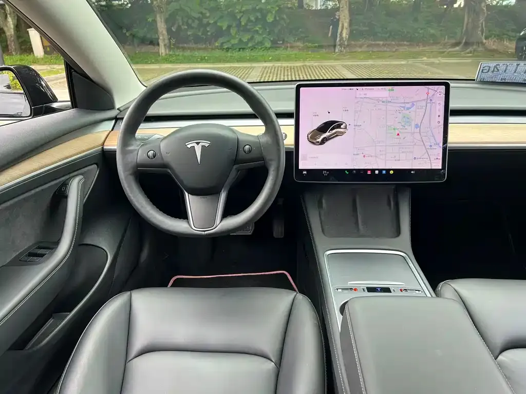 Tesla Model 3 — фото 4