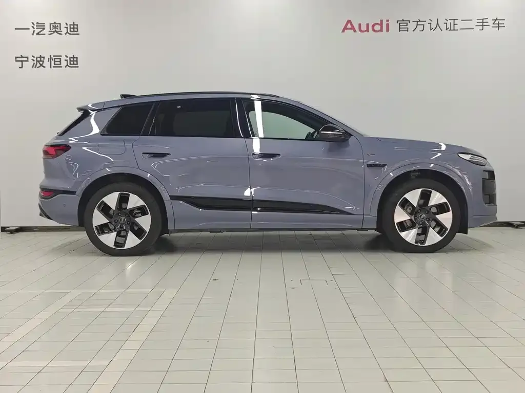 Audi Q6L e-tron — фото 2