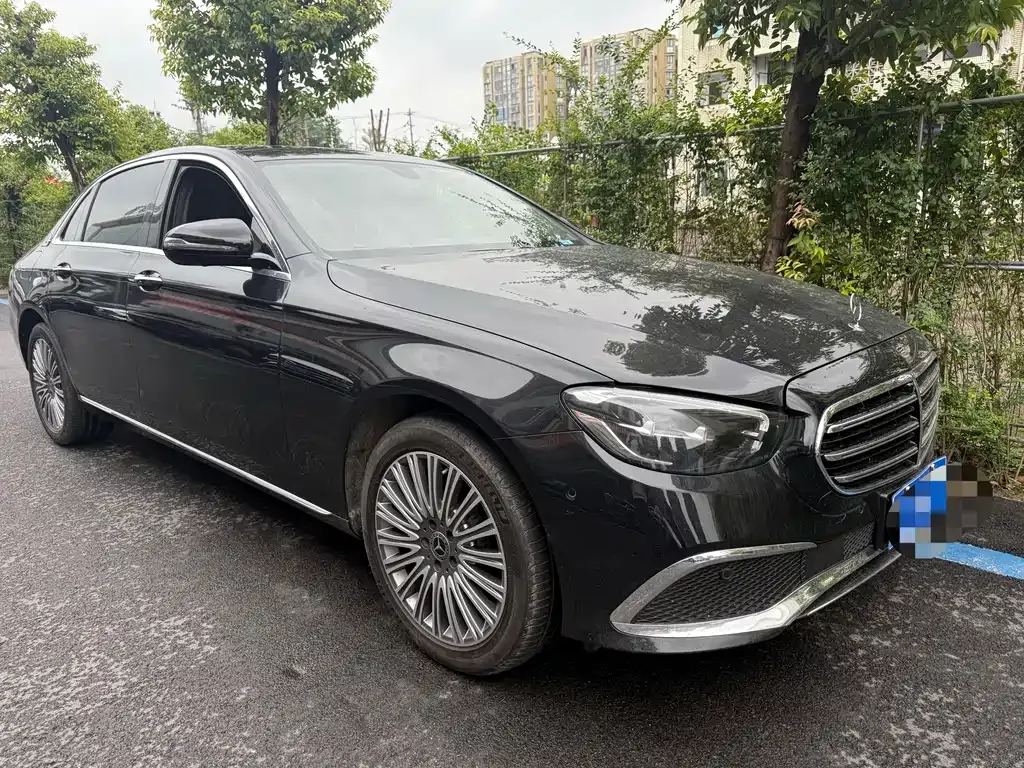 Mercedes-Benz E-Class — фото 7