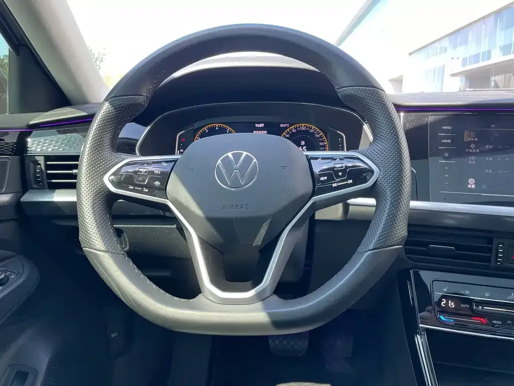 Volkswagen Passat — фото 9