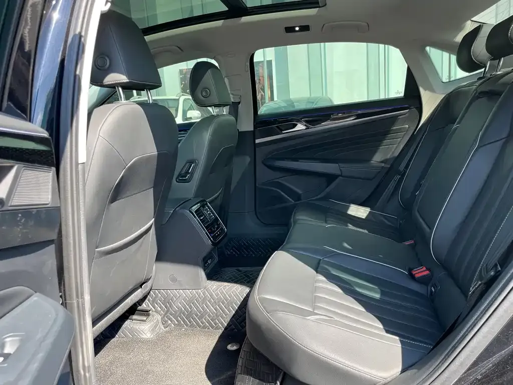 Volkswagen Passat — фото 4